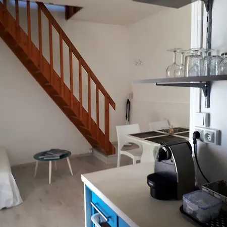 Krisloc Nyaraló *