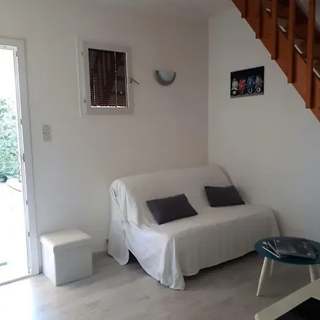 Nyaraló Krisloc